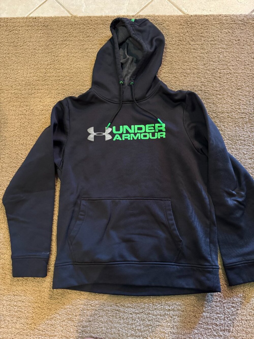 Under Armor Black and Green Hoodie Sweatshirt Medium
